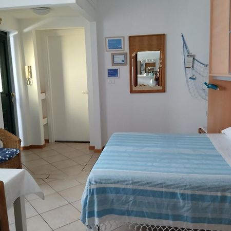 Goccia Azzurra Acomodação com café da manhã Silvi Marina Exterior foto